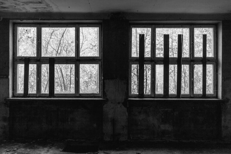 czlowiek-dziurawy_08