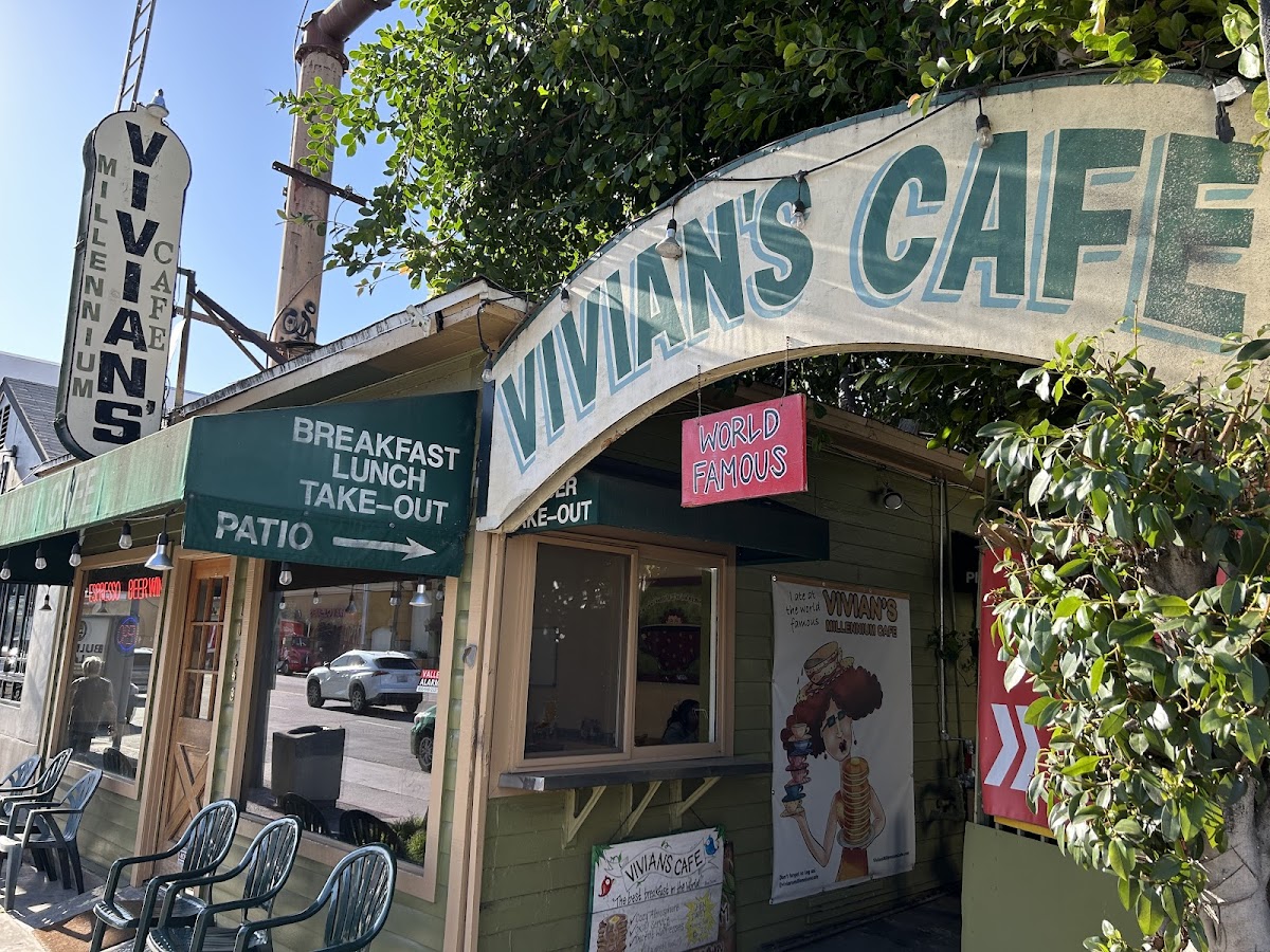 Vivian's Millennium Cafe