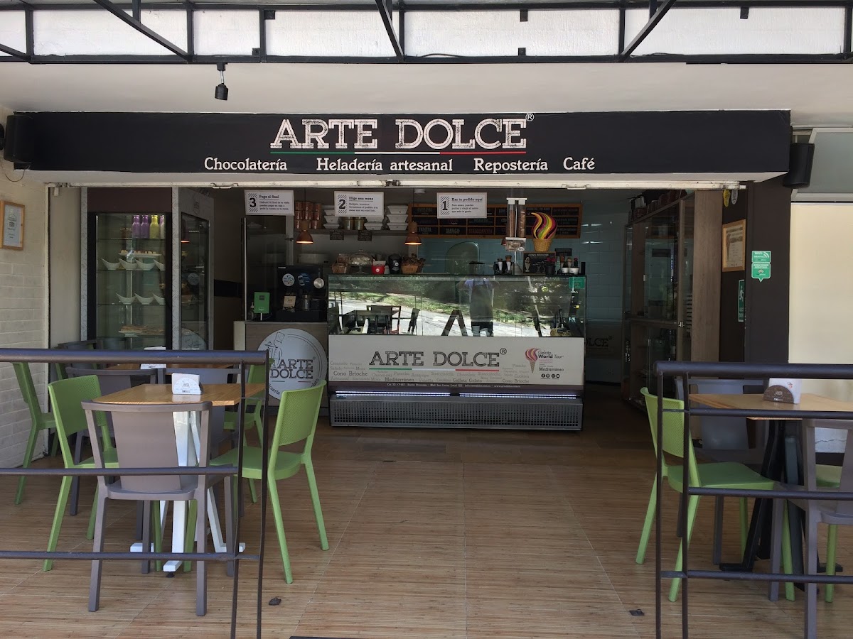 ARTE DOLCE , GELATERIA REPOSTERIA CAFE