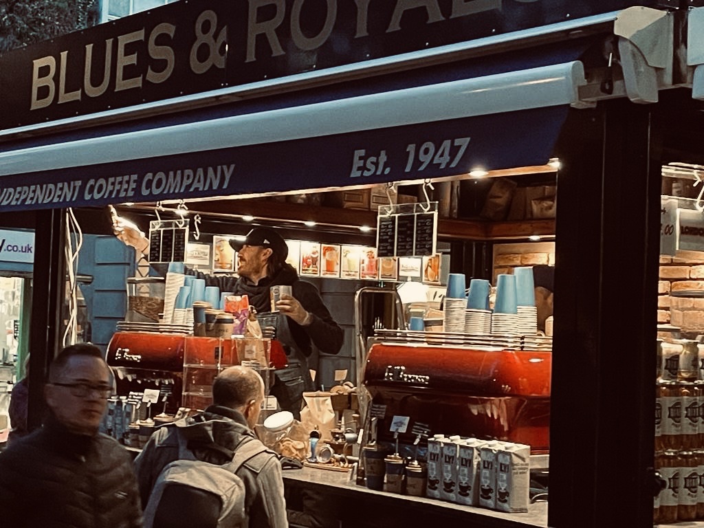 Blues & Royals | Artisan Coffee and Fresh Juices