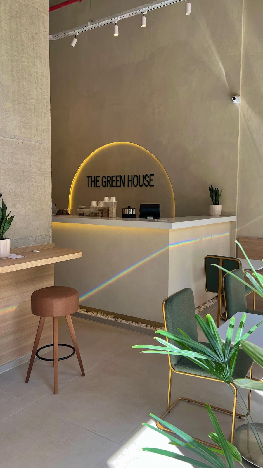 The Green House - Coffee and Healthy Food