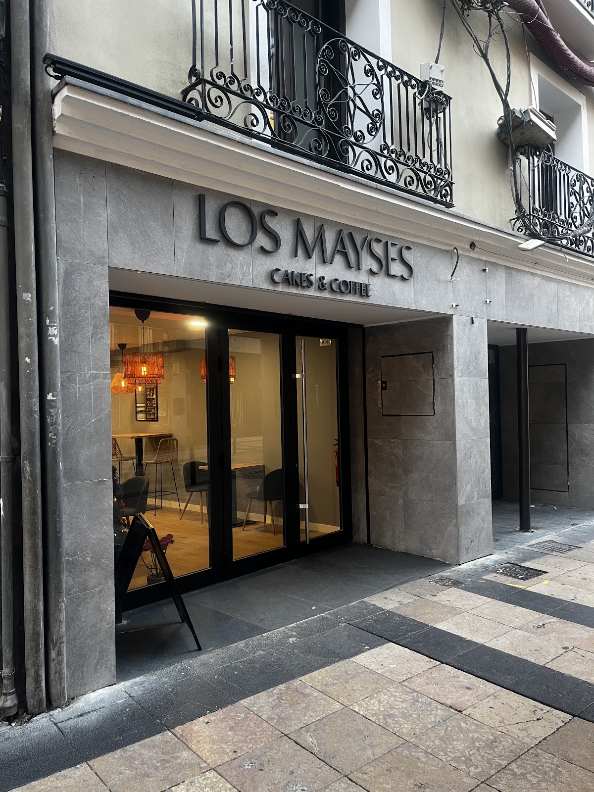 Los Mayses Cakes & Coffee