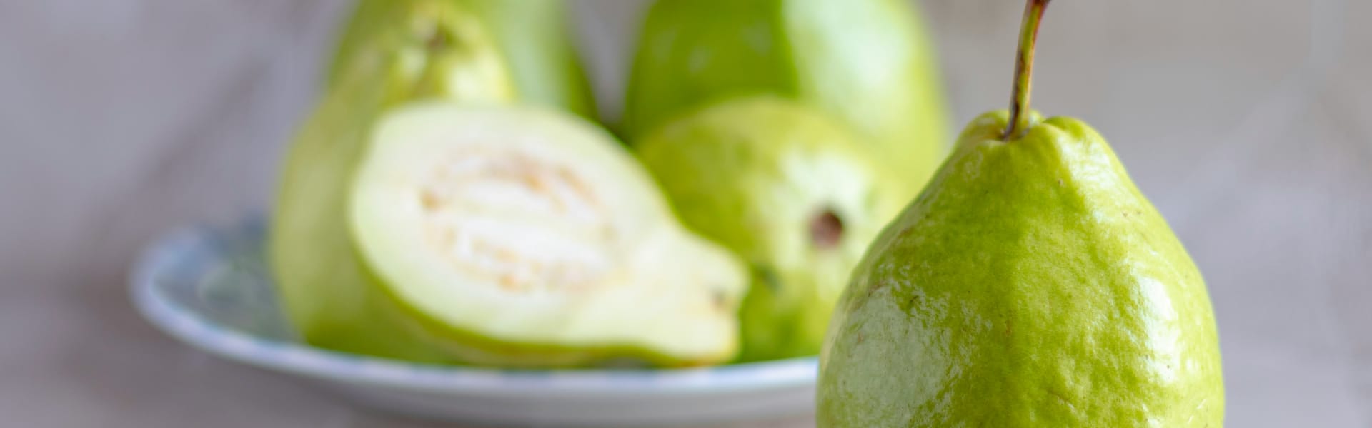 Guava arka plan görseli