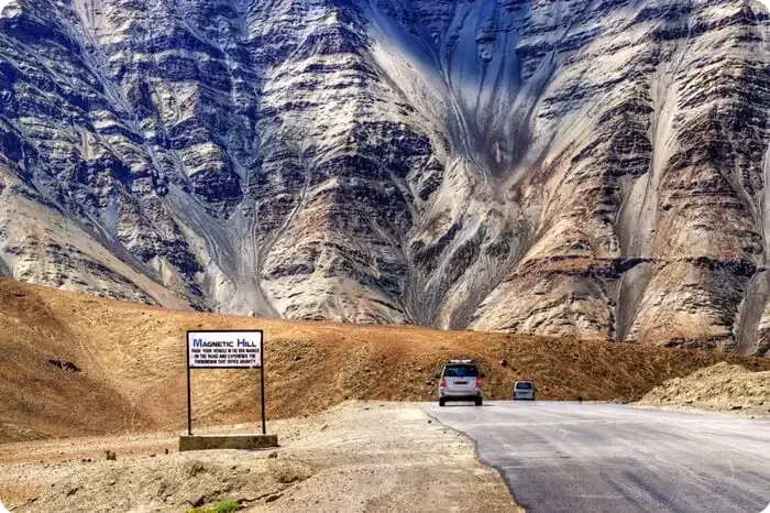 The-Magnetic-Hill-mysterious-places-in-india