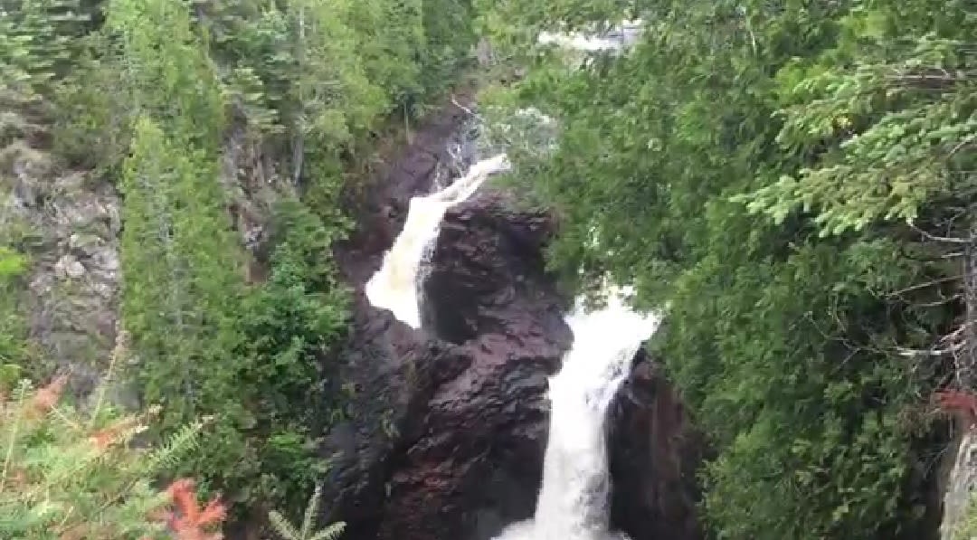 Davils Kettle fall unreal places in the world