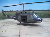 Bell Uh-1 Iroquois "huey" 1/48 Maqueta Armada y Pintada 2