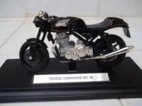 Norton Commando 961 SE 1/18 Welly 2