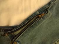 Jean Dama con Detalles de Tachas y Cierres 3