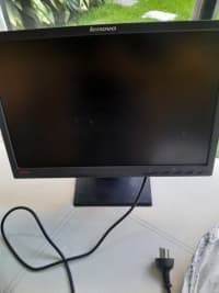 Monitor Lcd Thincenter Lenovo 17 Pulgadas 2