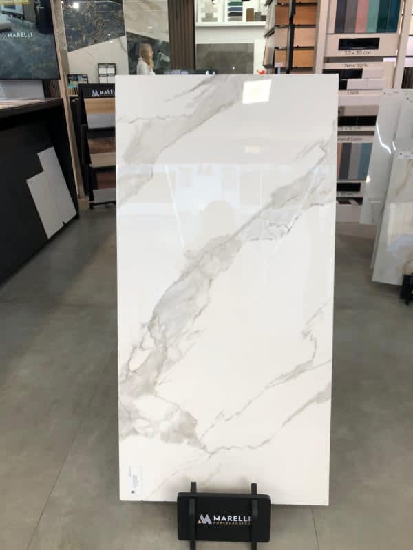 Porcelanico Calacata Pulido Blanco con Veta Gris 60x120