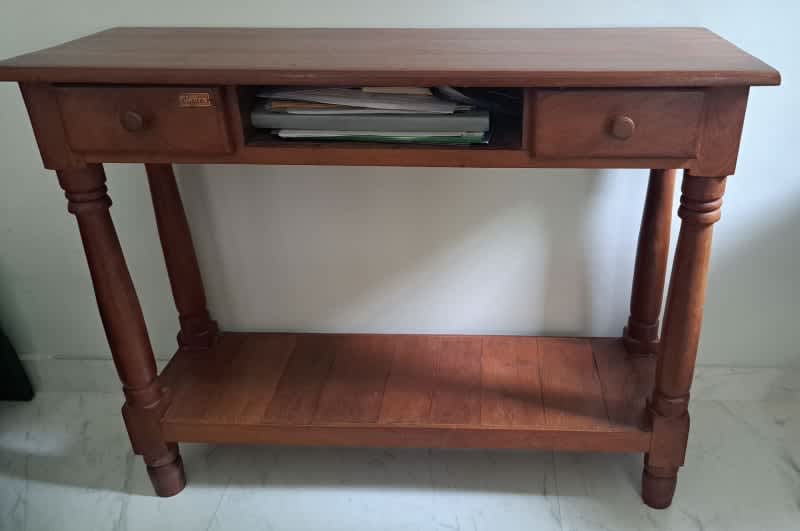 Mueble de Algarrobo Tipo Recibidor