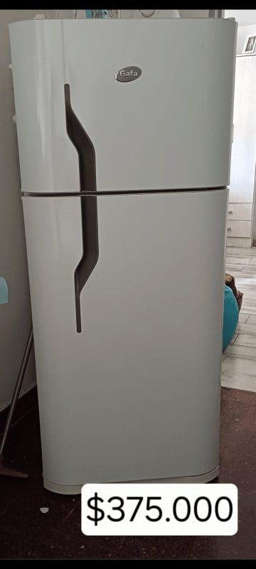 Heladera Cómo Nueva con Poco Uso Marca Gafa Comple