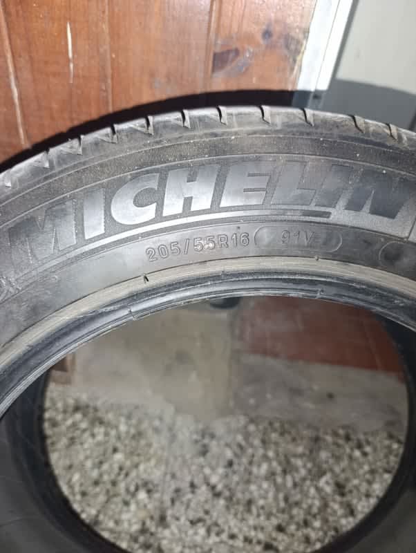 Cubierta 205 55 16 Michelin. 42 Mil Km. Muy Buen Estado