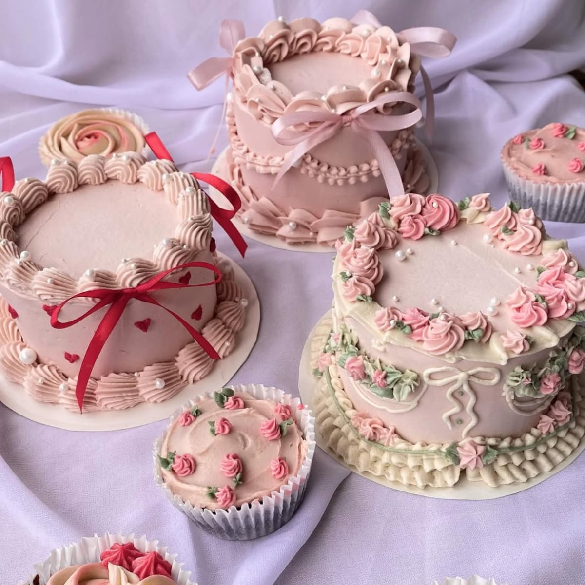 Custom Cakes & Sweet Treats