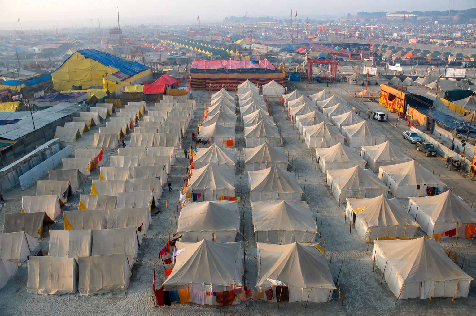 Large Mahakumbh tent city developed by experienced Mahakumbh tent manufacturers