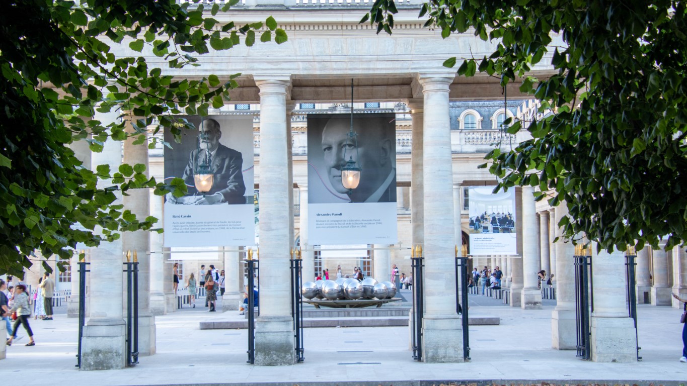 hanging-lantern-arcades