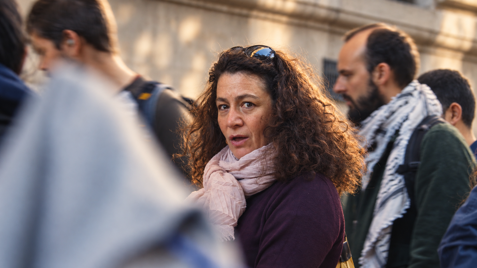 Premier visage rencontré dans la foule parisienne.