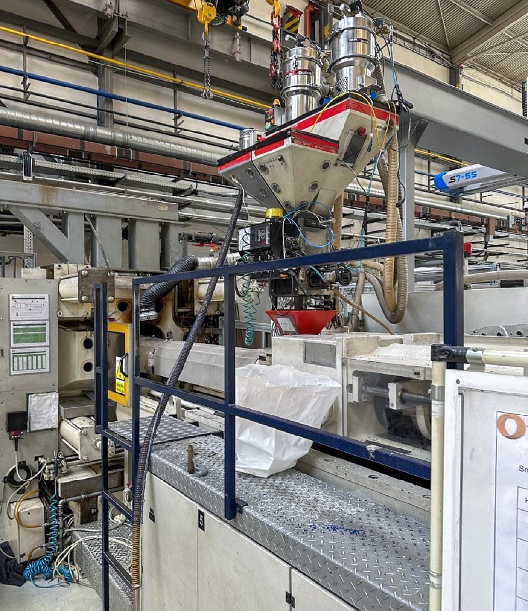 Krauss Maffei KM 800-6100 MC – Hauptansicht
