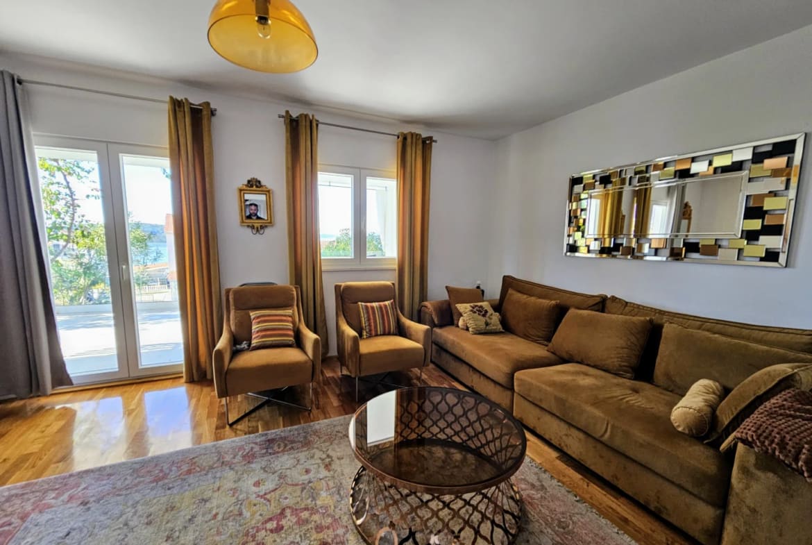Okrug Gornji, Čiovo, kuća s pogledom na more, 175 m2 + 360m2