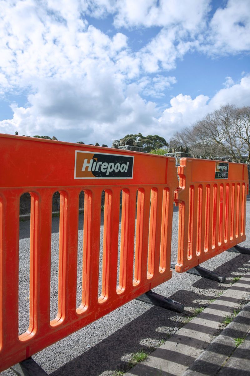 Plastic Pedestrian Barriers for hire Hirepool