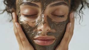 Sustainable Ingredients: Dry Skin's Future in 2025