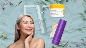 Neck & Décolleté Care: Your Overlooked Anti-Aging Power Zones Neck & Décolleté Care: Your Overlooked Anti-Aging Power Zones