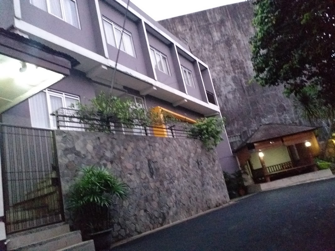 Kost Putri Raden Patah