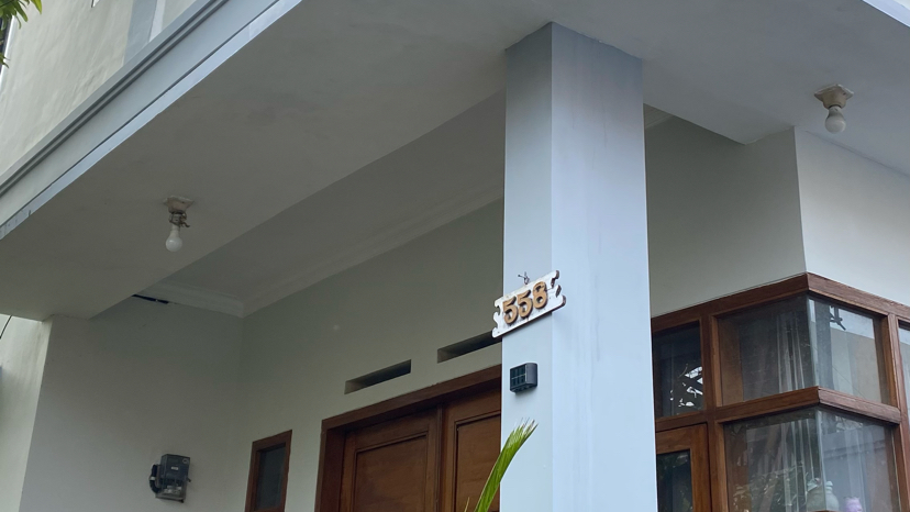 Kostan Bu Sri 558 - Sewa di Pasteur