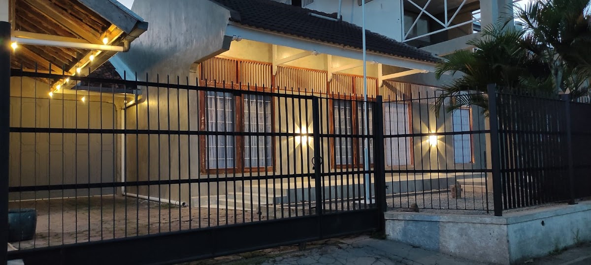 The Ngampih Kost + Homestay - Sewa di Karangpawitan