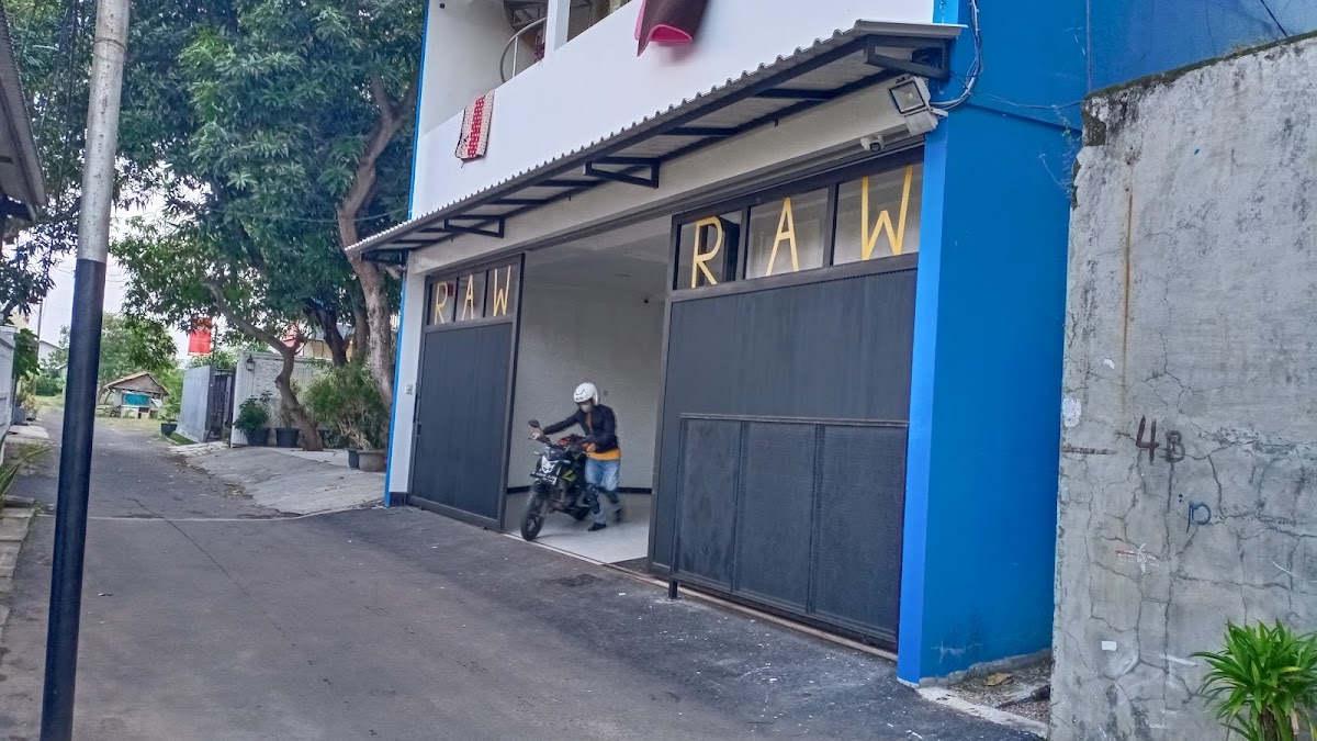 RAW KOST N STAY - foto properti sewa