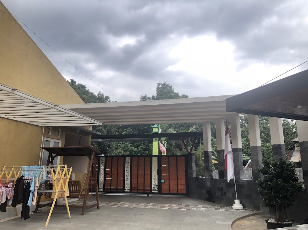 Ajeng Kos and Pav Banyumanik - Sewa di Banyumanik