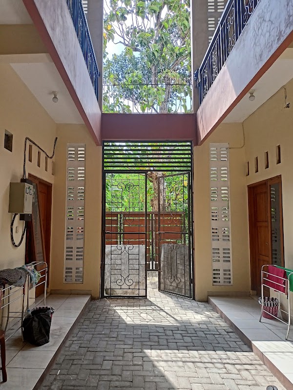Kost Putri Puspa Blulukan Colomadu
