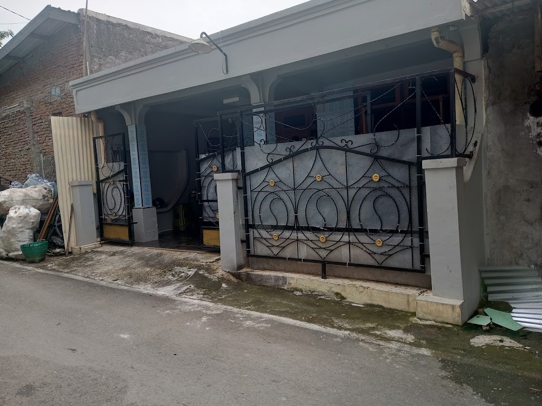 KOST PUTRA UNS KENZIE - foto properti sewa