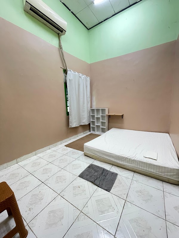 Kost putra putih - foto properti sewa