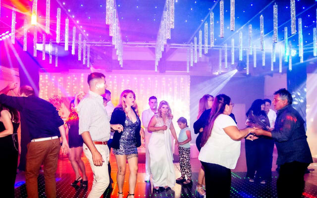 Pista de Baile PIXELED: Un Show de Luces Bajo Tus Pies