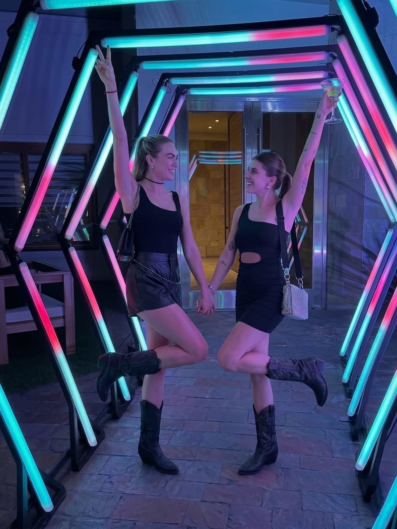 Túnel de entrada con paneles Pixel Led de colores