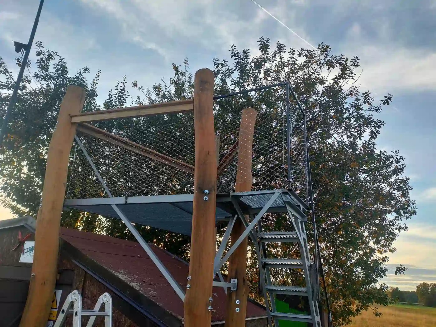 Stavba řídící věže