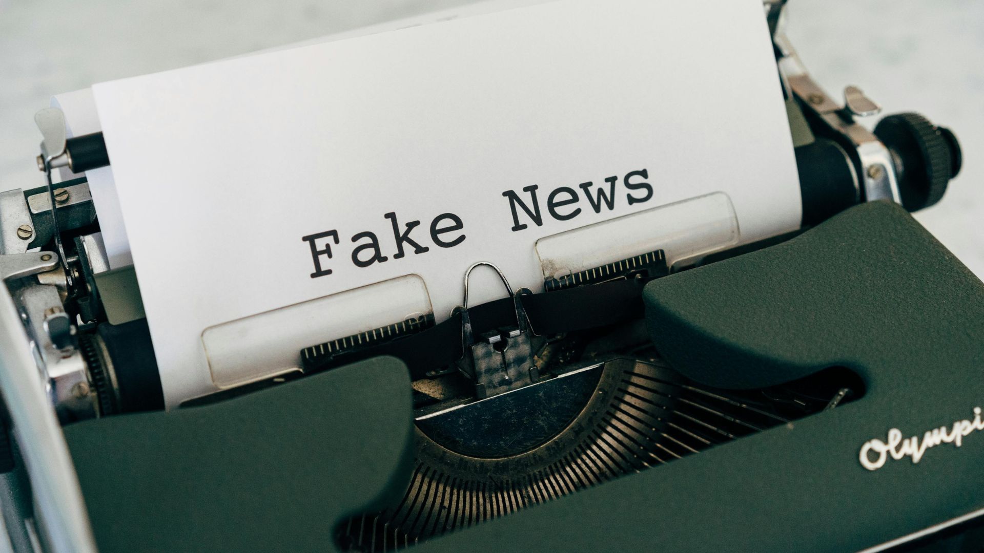 Avanço de deepfakes acende alerta máximo para segurança de marcas