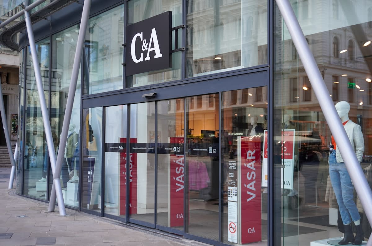 AI agent acting as a gatekeeper for retail