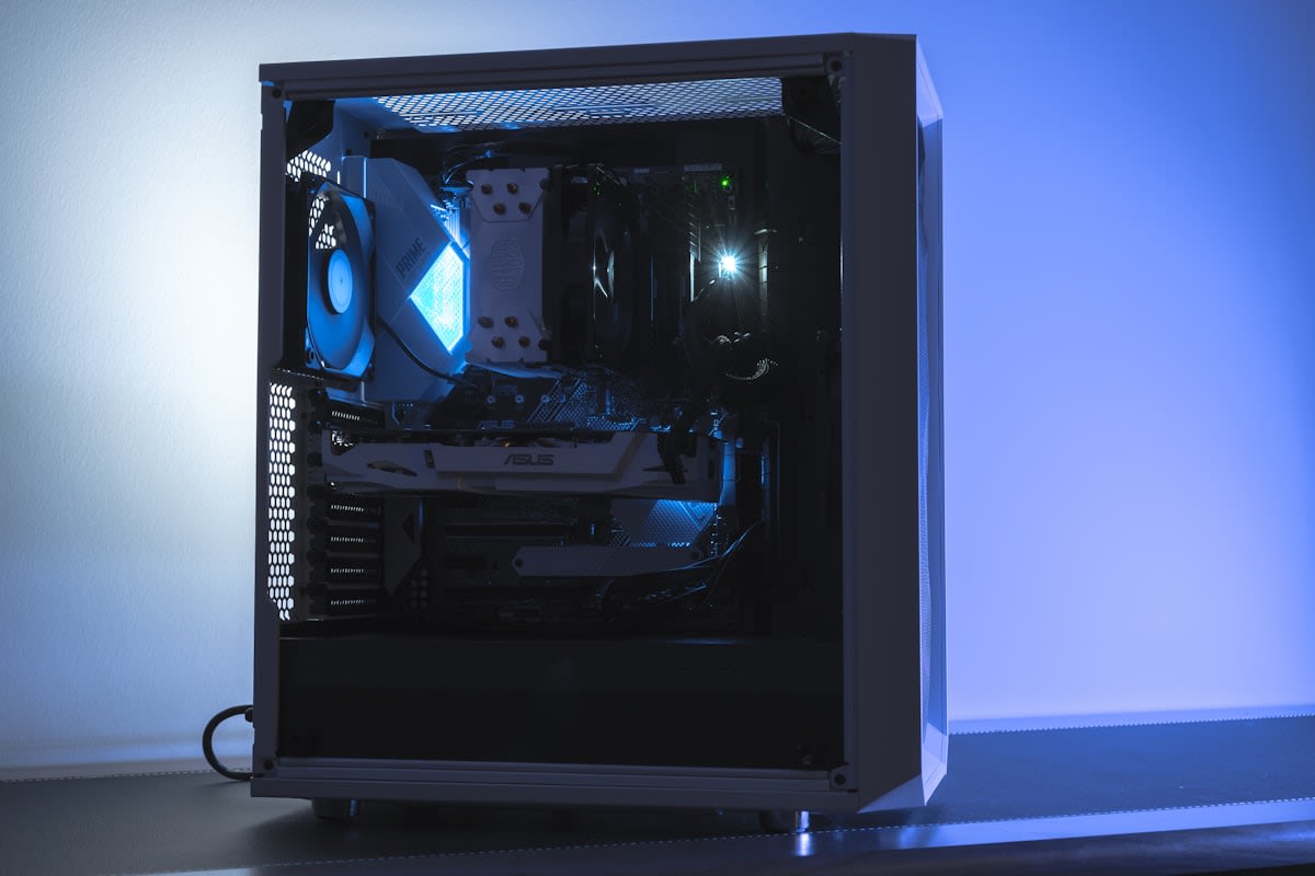 Liquid cooling system for GPUs