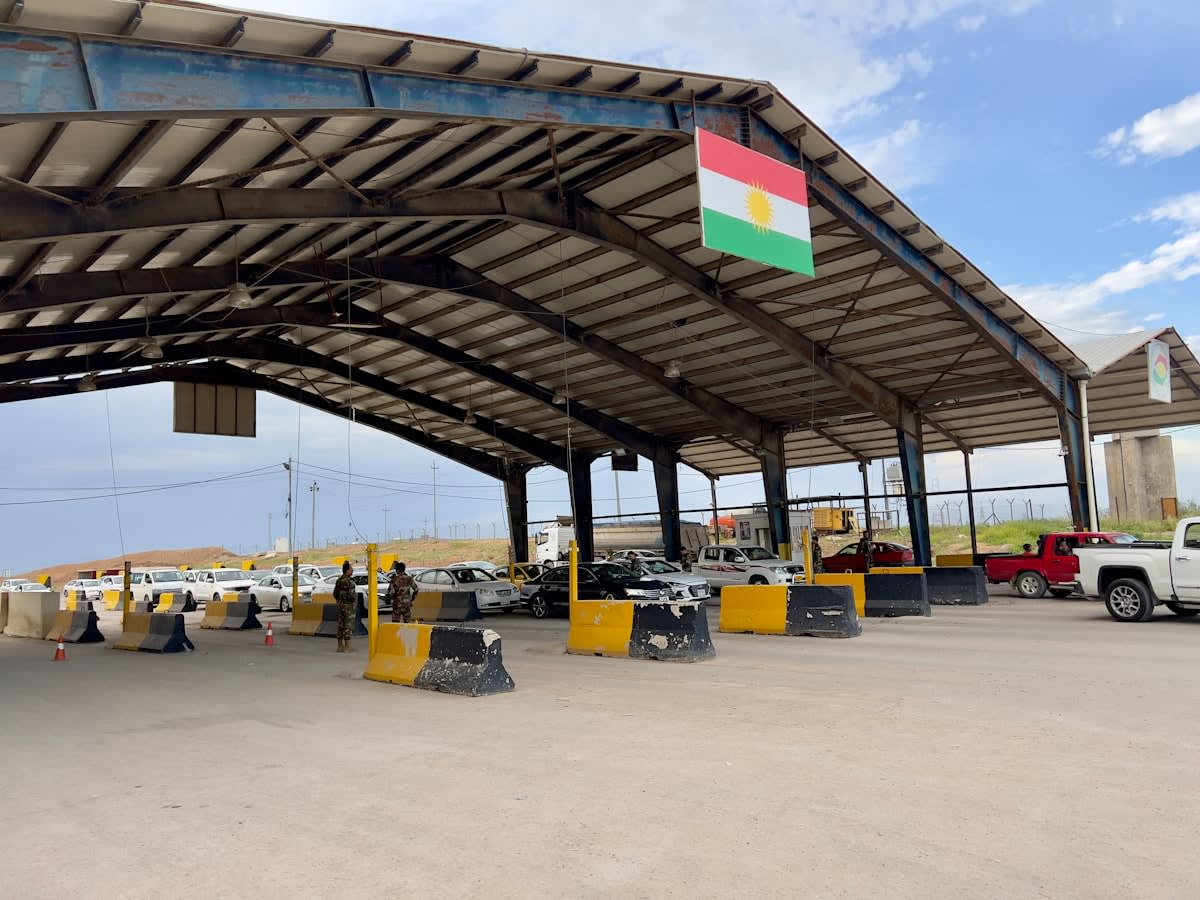 border crossing trade trucks