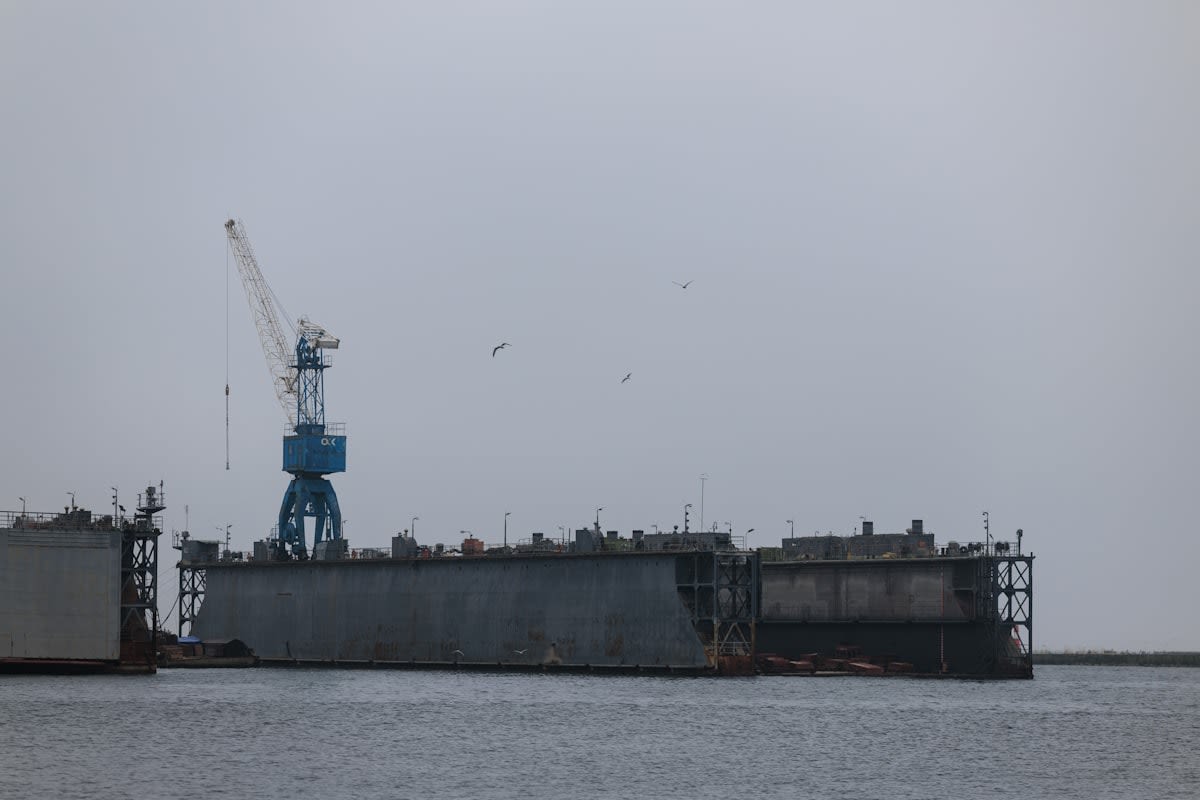 submarine maintenance drydock