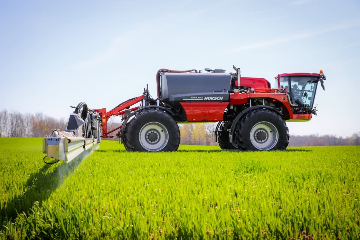AI precision sprayer in a field