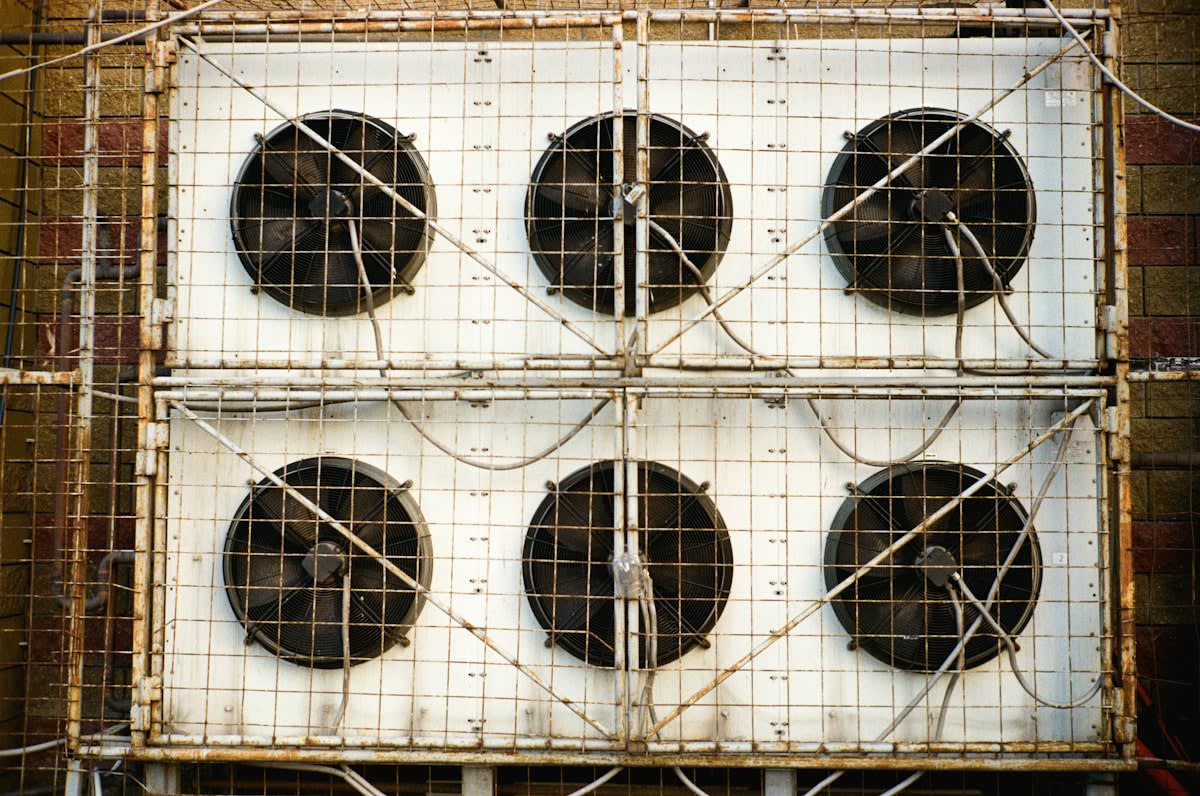 Cross section of a charcoal evaporative cooler