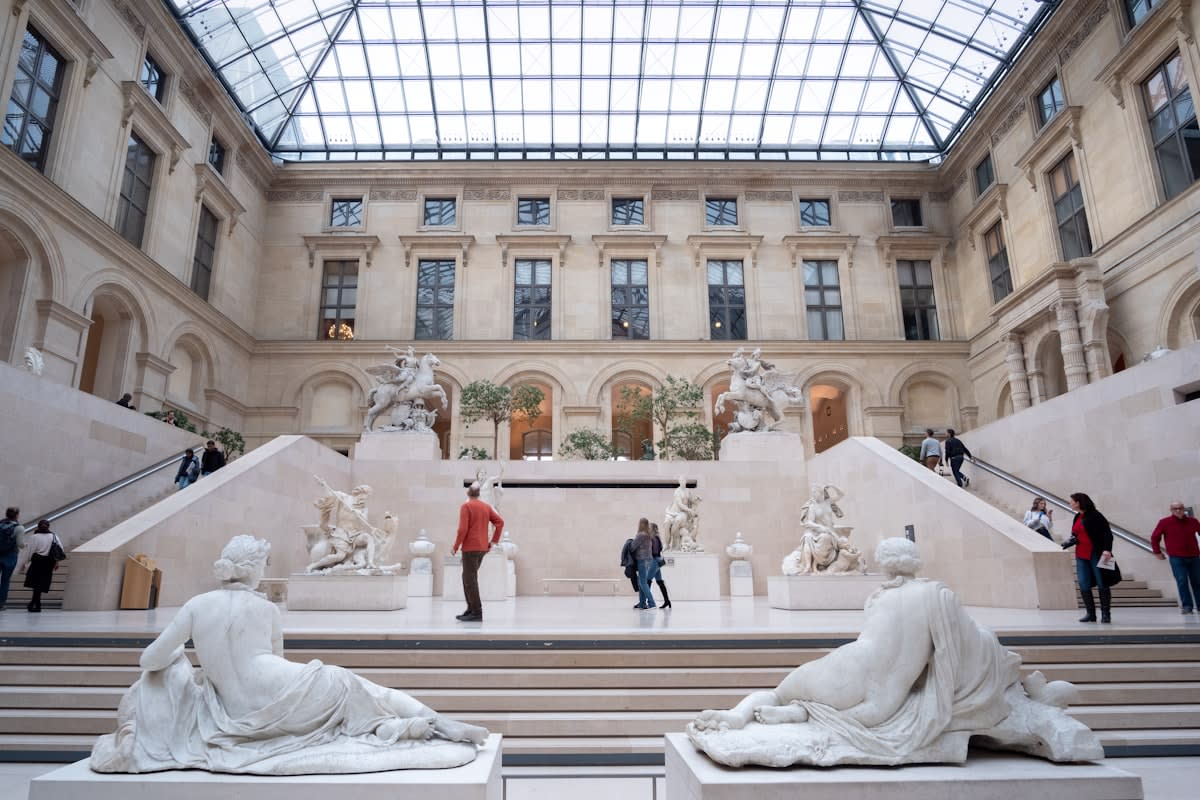 a high tech art conservation laboratory in Paris