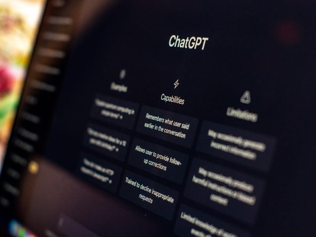 Minimalist global interface design with explicit labels