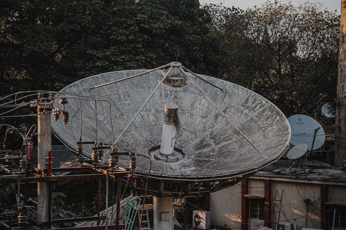 Digital representation of global satellite network