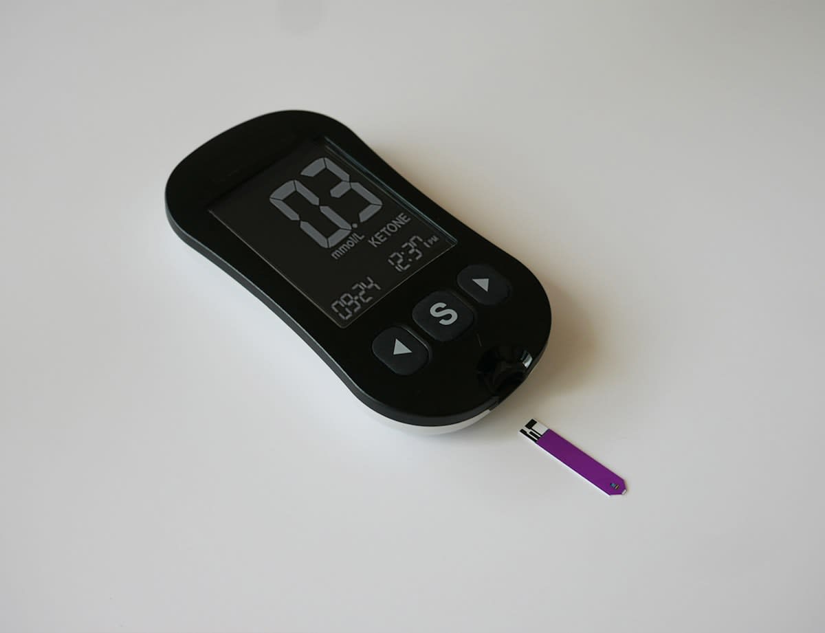 blood glucose ketone meter