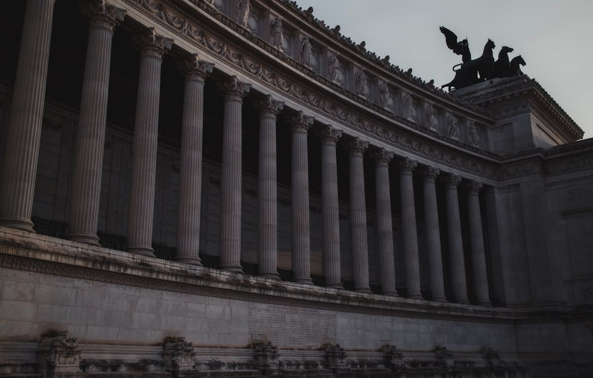 The Great Unlocking: Institutional Capital Breaks the Liquidity Barrier via Tokenization