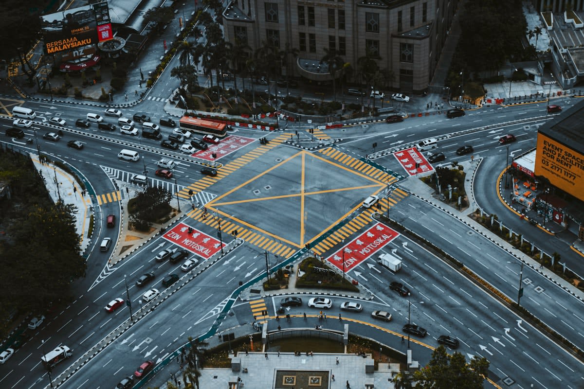 A high-speed time-lapse of a global city intersection